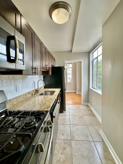 Kitchen Appliances at Connecticut Park Apartments, Washington, 20008