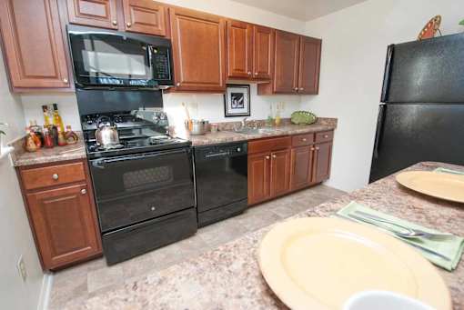 Eat-in Kitchens at Kenilworth at Perring Park Apartments, Parkville, MD