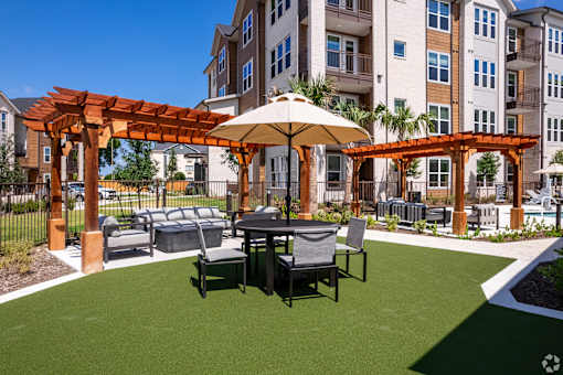 Palatial Pergola at Kessler, Fort Worth, 76137