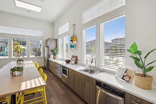 Clubhouse kitchen with fridge, diswasher, warming drawers and microwave
