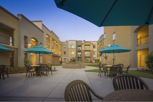 Arbor Creek Senior courtyard