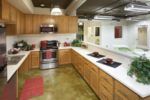 Parkside At Sycamore community kitchen