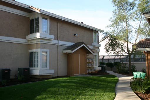 Terracina at Elk Grove grounds