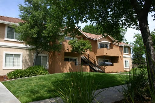 Terracina at Elk Grove grounds