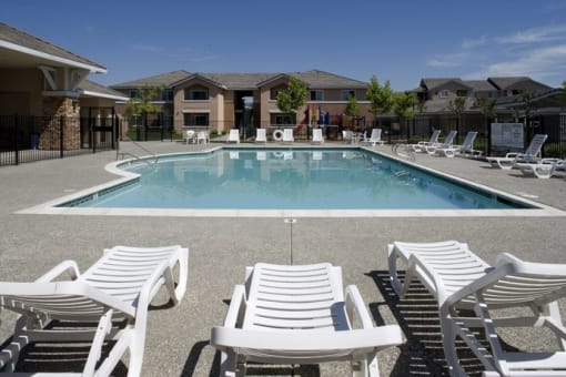 Terracina Meadows pool
