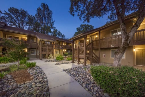 Terracina Oaks grounds