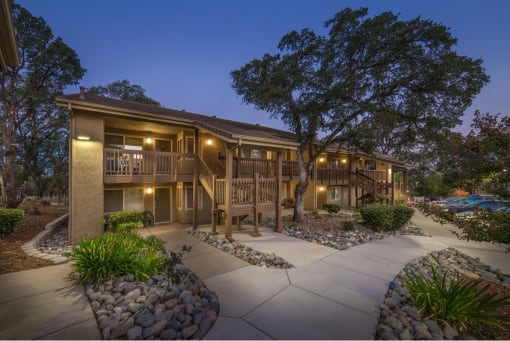 Terracina Oaks grounds