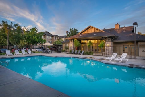 Terracina at Springlake pool