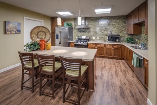 Vintage at Aliso community kitchen