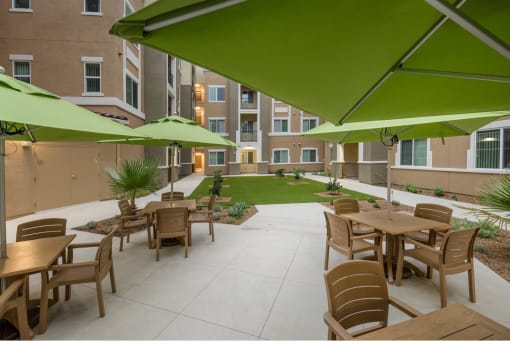 Vintage at Aliso courtyard seating with tables