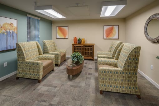 Vintage at Aliso resident lounge