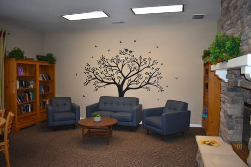 Vintage Gardens resident library
