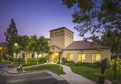 Vintage at Kendall clubhouse exterior