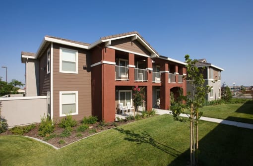 Vintage at Natomas Field building exterior