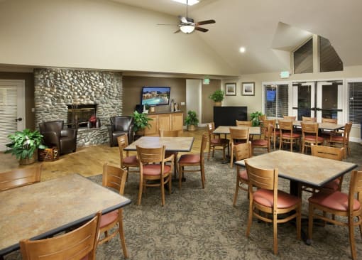 Vintage Oaks clubhouse