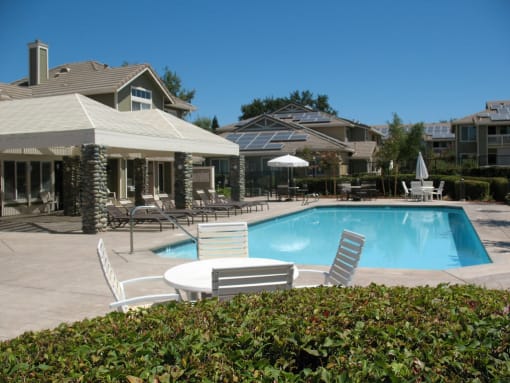 Vintage Oaks pool