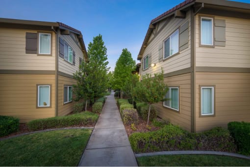 Vintage Willow Creek exterior path