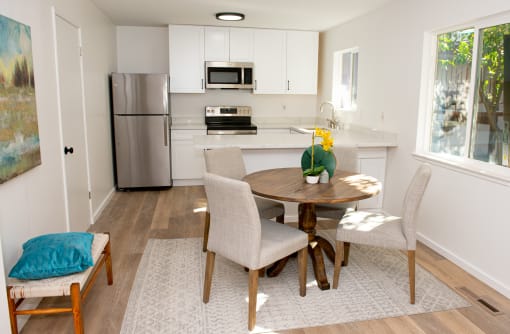 Furnished dining area