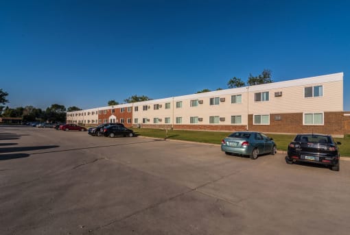 Amberwood Court Apartments | Grand Forks, ND