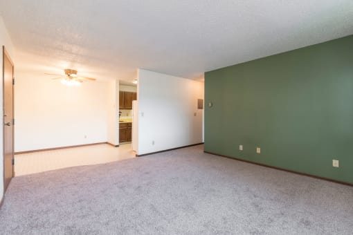 Arbor 404 Apartments | 1 Bdrm - Dining Area-Living Room