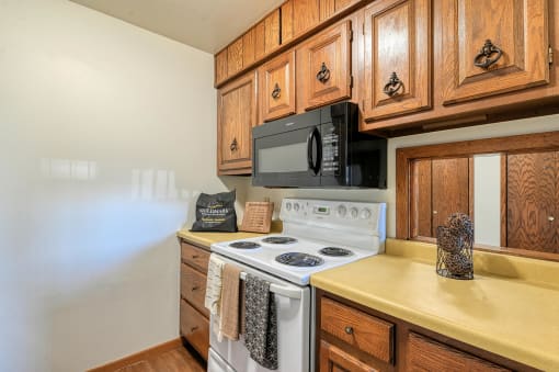Roughrider 1 Apartments | Kitchen
