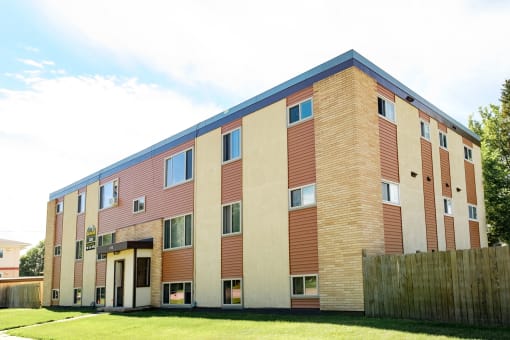Birchwood I Apartments | Fargo, ND