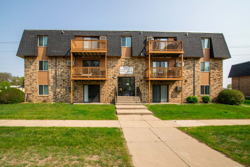 Bismarck, ND Eastbrook Apartments. Exterior of a three level apartment building