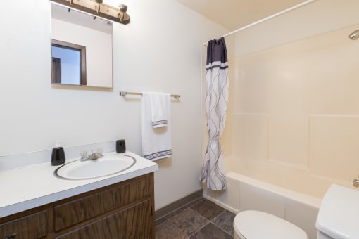 Brentwood II Apartments Bismarck, ND| 2bdrm - bathroom