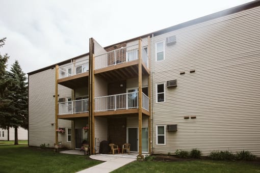 Grand Forks, ND Bristol Park Apartments. view of the back of the building