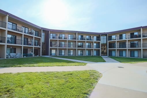 Courtyard Apartments in St Louis Park, MN | exterior view of builidings