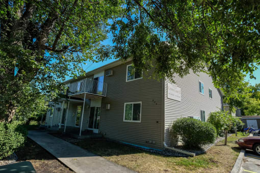 Crown Court II Apartments | Fargo, ND