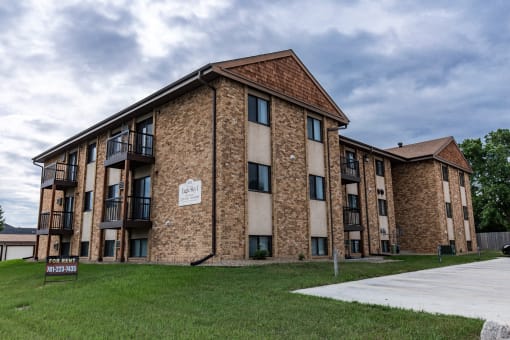 Eagle Sky II Apartments | Bismarck, ND
