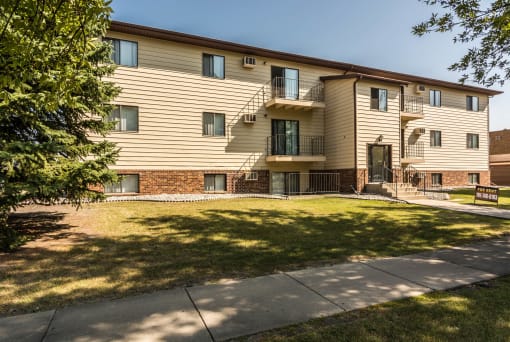 Grand Forks Kremer Apartments. Exterior of a three level building