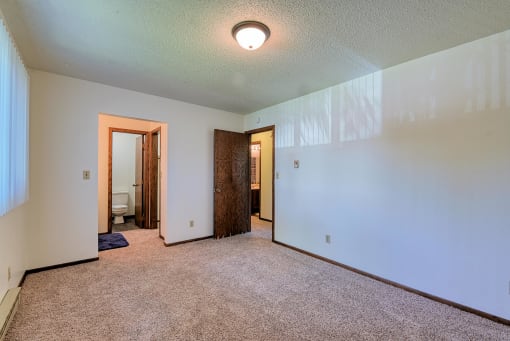 Roughrider 1 Apartments | Bedroom