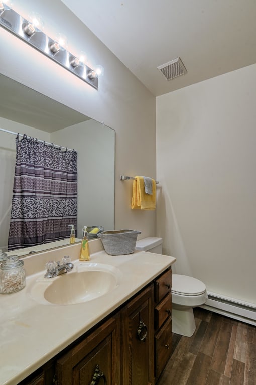 Roughrider 1 Apartments | Bathroom