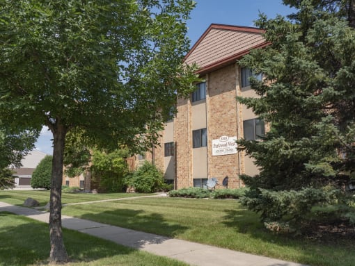 the building where the hotel is located. Fargo, ND Parkwood