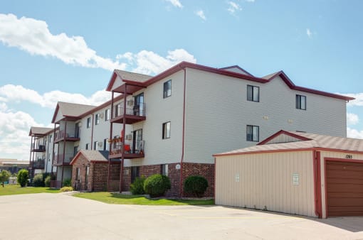 Sunwood Apartments | Fargo, ND