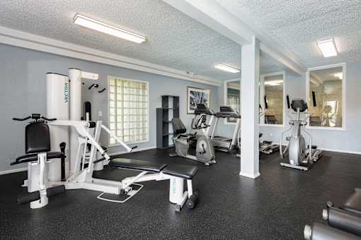 the gym at the estates apartments