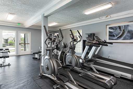 the gym at the estates apartments
