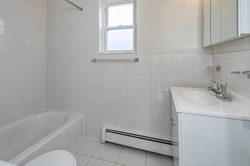 Traditional Bathroomat Troy Hills Village in Parsippany, NJ,07054