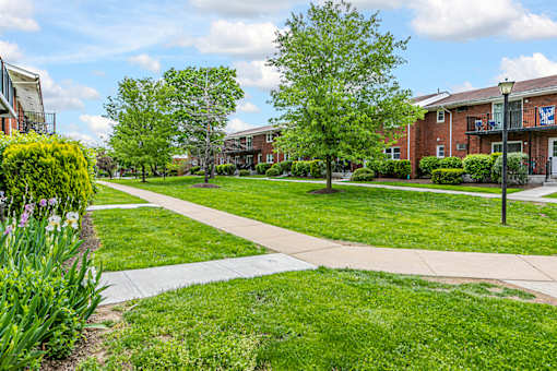 Troy Hills Village Courtyard in Parsippany, NJ,07054