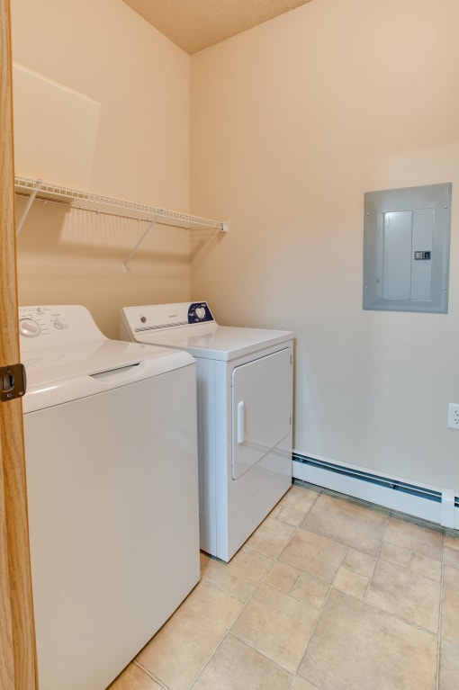 Washer and Dryer at Osgood Place Apartments, Fargo, ND
