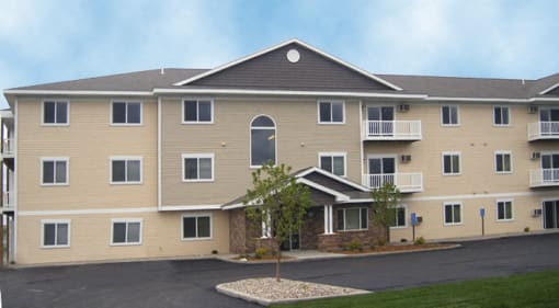Property Exterior at Pelican Heights Apartments, Detroit Lakes, MN, 56501