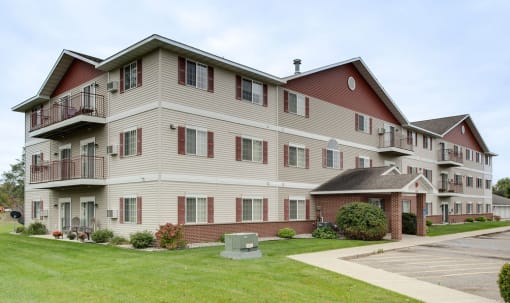 Somerset building at Somerset  Apartments, Fergus Falls, MN