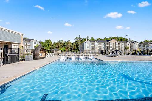 Resort style swimming pool with sun deck at Ardmore at Prosperity Apartments, Knoxville