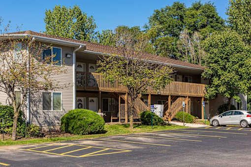 the building where the motel is located