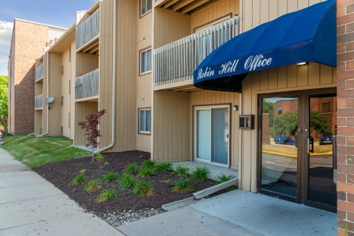 robin hill exterior 3