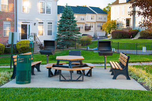 Outdoor seating at Townes at Village Center, Reisterstown