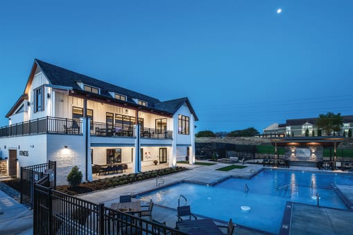Swimming pool at Park125 in Omaha, NE
