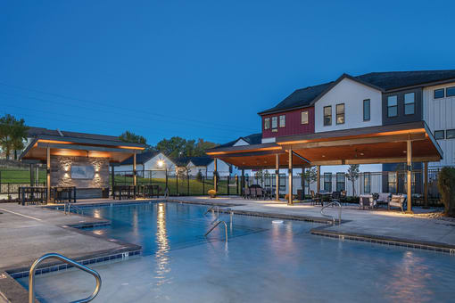 Swimming pool at Park125 in Omaha, NE